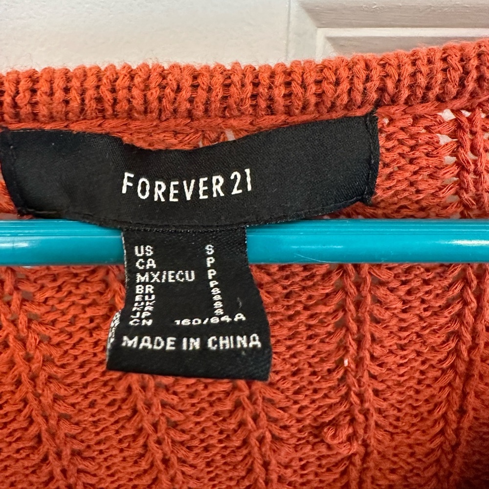 NWOT Forever 21 burnt orange cropped sweater - Picture 3 of 3